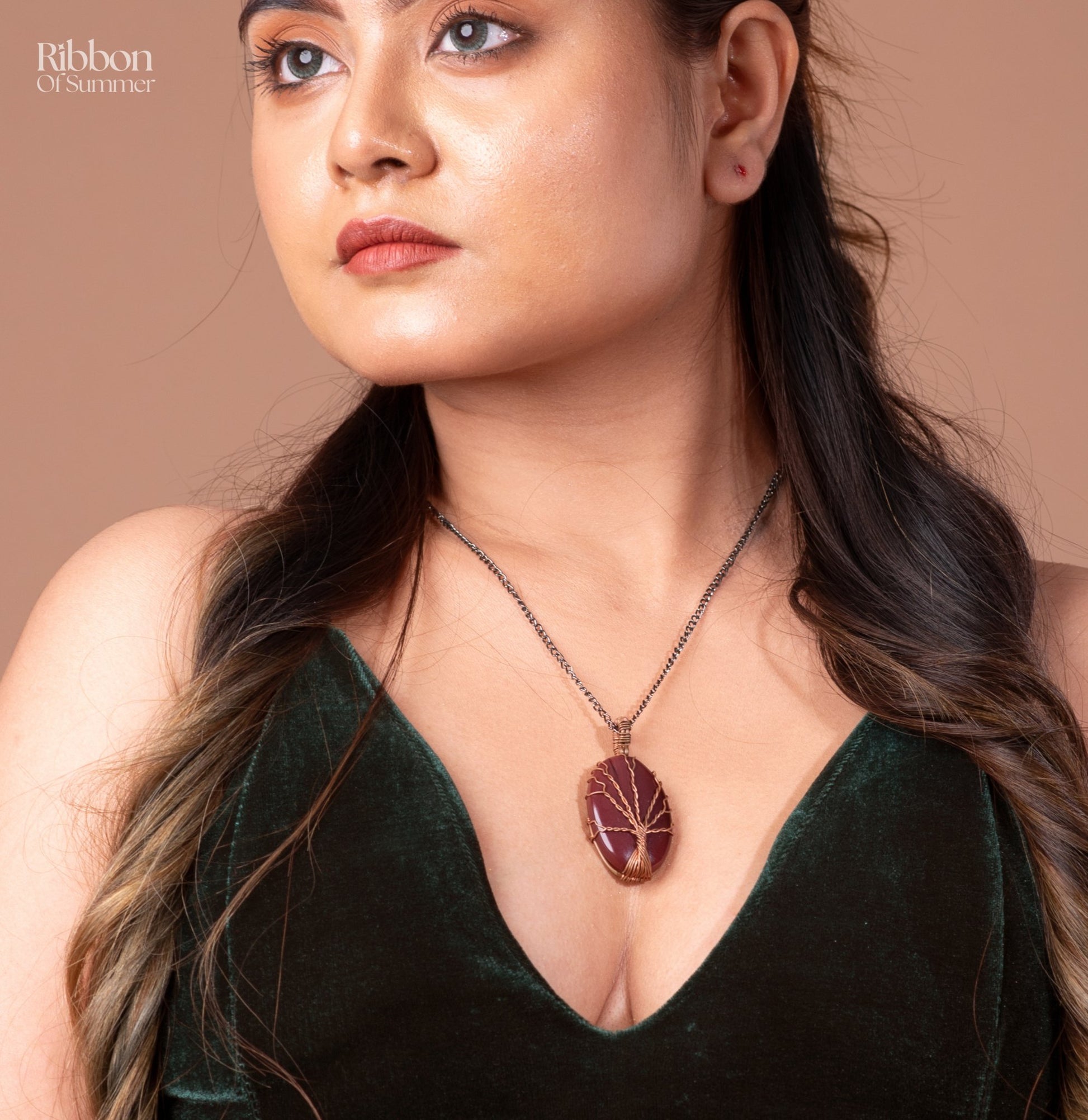 Ashwini Stone Pendant Necklace - Ribbon of summer