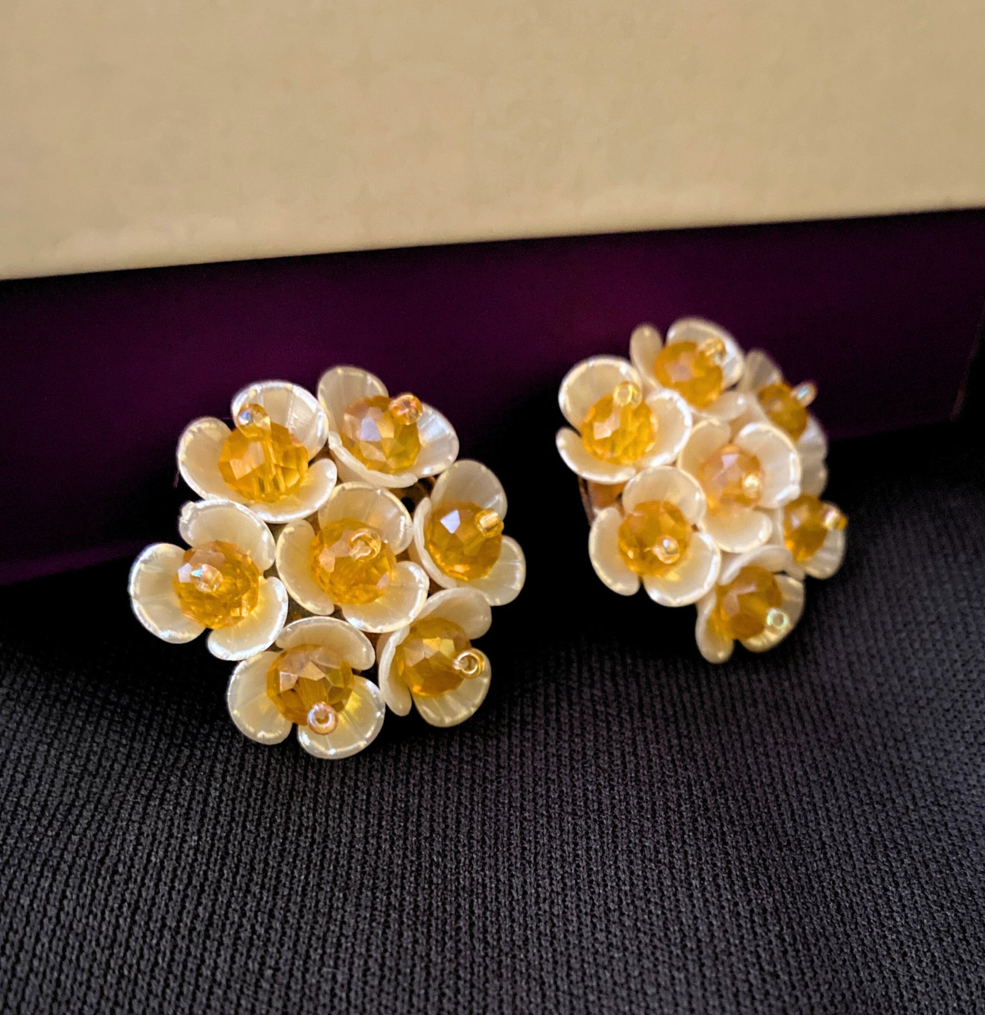 Cute yellow vibe flower earrings - Ribbon of summer