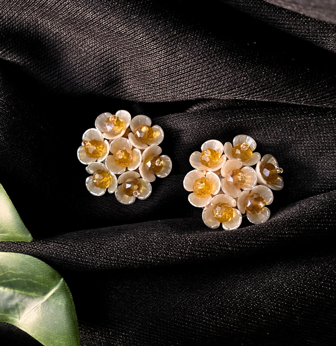 Cute yellow vibe flower earrings - Ribbon of summer