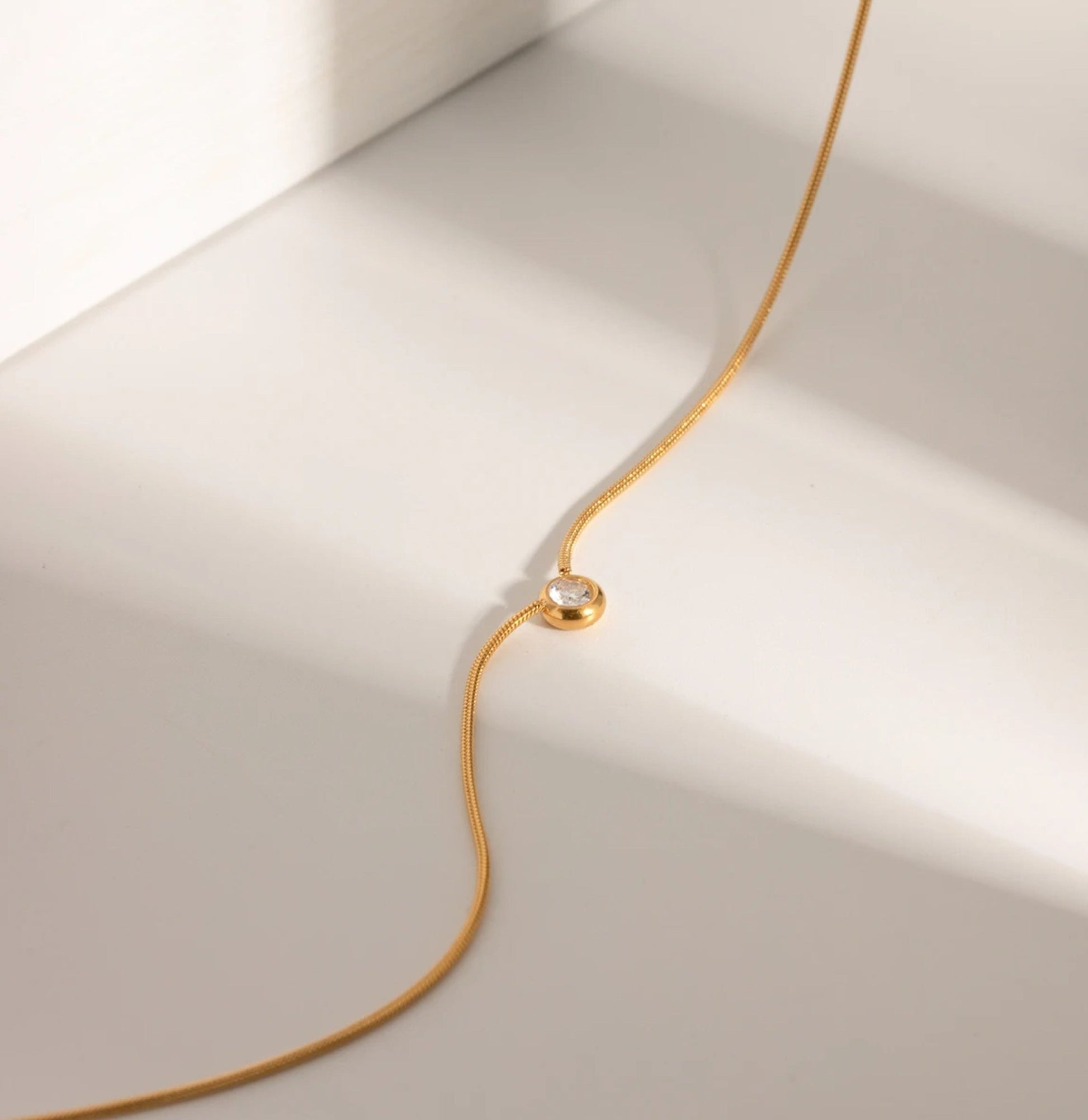 Minimal crystal pendant - Ribbon of summer